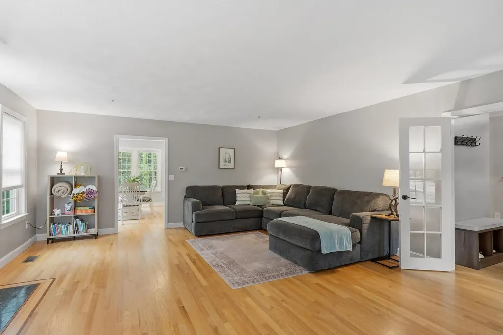 20 Lamplight Drive Atkinson NH 03811