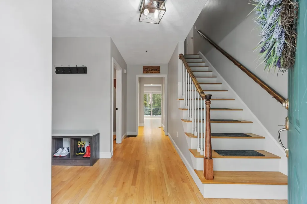 20 Lamplight Drive Atkinson NH 03811