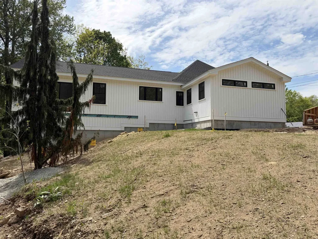 5 Birch Drive Newmarket NH 03857