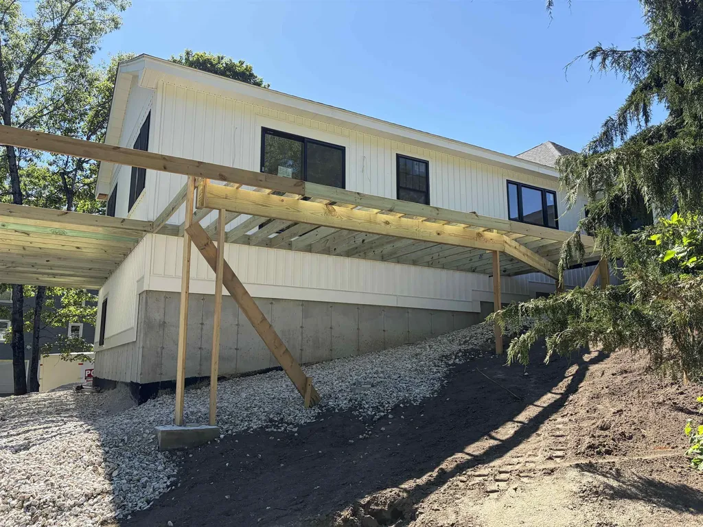 5 Birch Drive Newmarket NH 03857