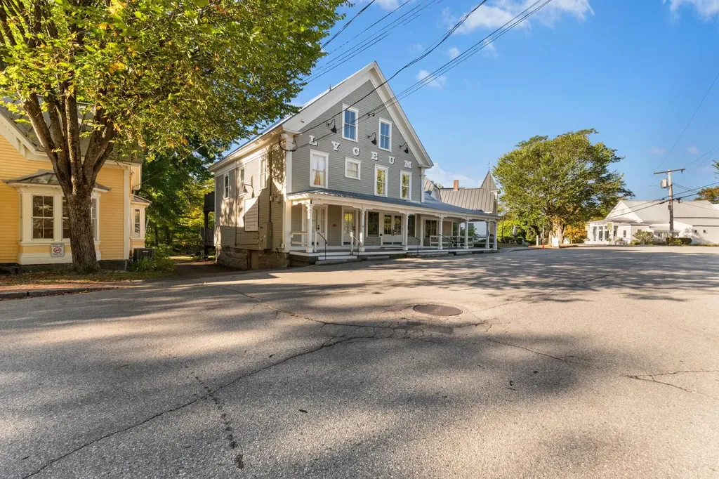 85 Main Street Tamworth NH 03886
