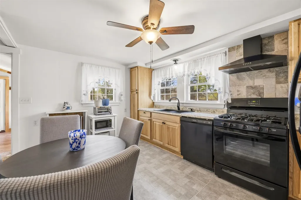 12 Kilkenny Street Lancaster NH 03584