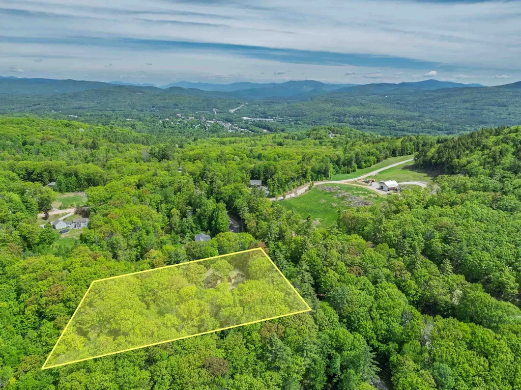 34 Sunrise Circle Plymouth NH 03264