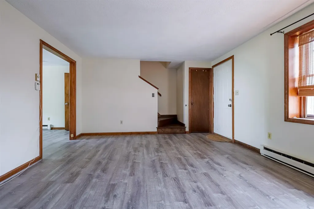 38 Stonegate Lane Derry NH 03036
