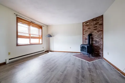 38 Stonegate Lane Derry NH 03036