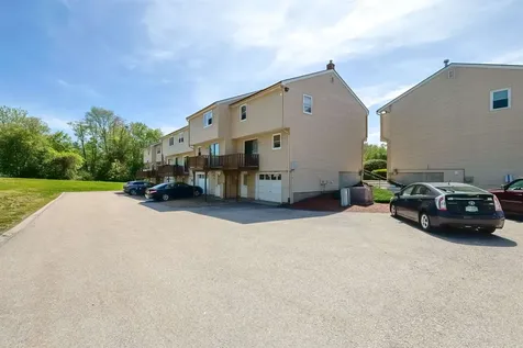 38 Stonegate Lane Derry NH 03036