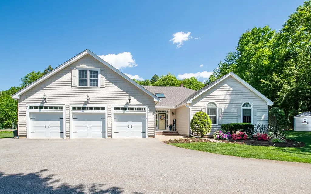 32 Mcintosh Road Danville NH 03819