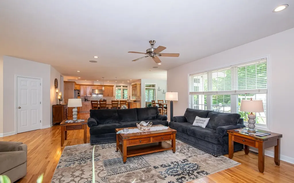 32 Mcintosh Road Danville NH 03819