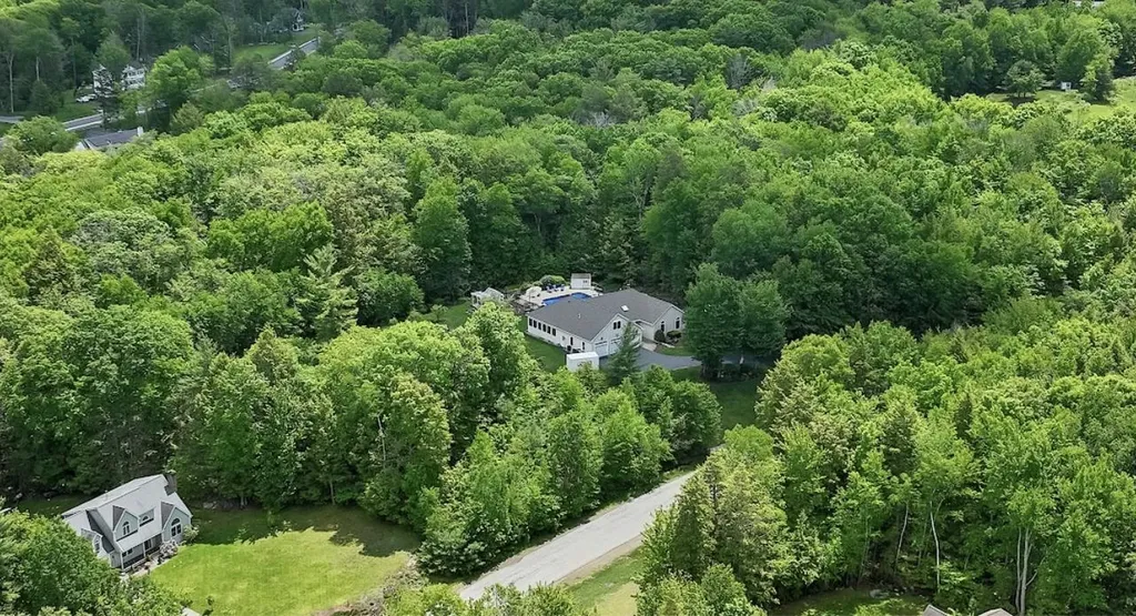 32 Mcintosh Road Danville NH 03819