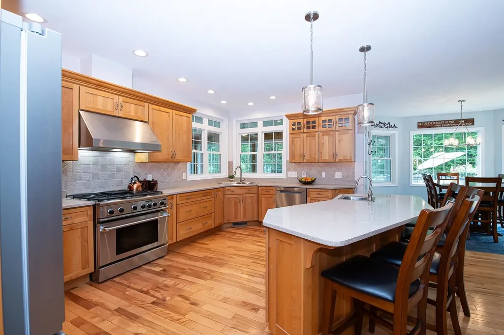 32 Mcintosh Road Danville NH 03819