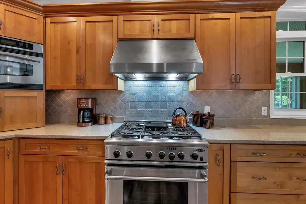 32 Mcintosh Road Danville NH 03819