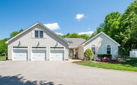 32 Mcintosh Road Danville NH 03819