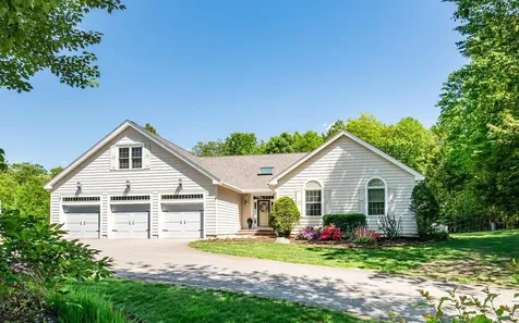 32 Mcintosh Road Danville NH 03819
