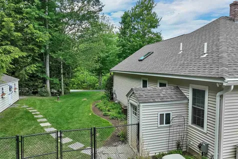 32 Mcintosh Road Danville NH 03819