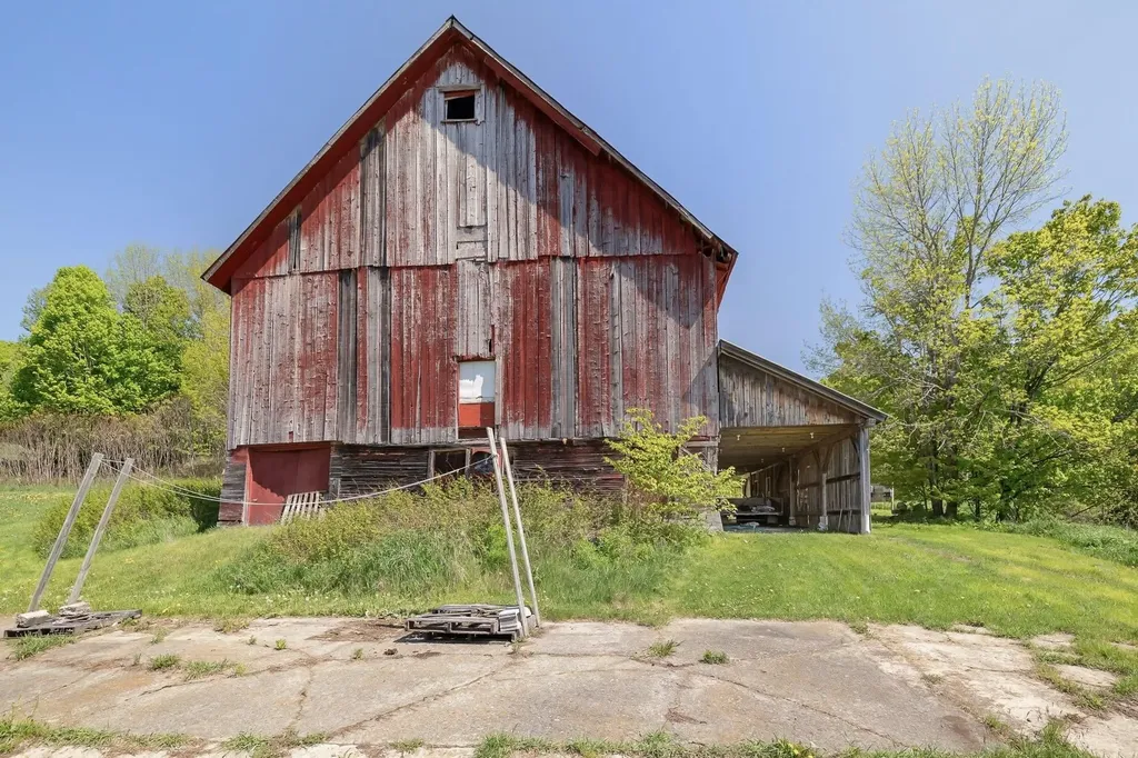 2486 Peak Road Wheelock VT 05851