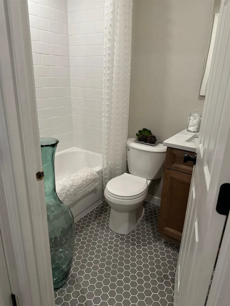 30 Wolf Road Lebanon NH 03766