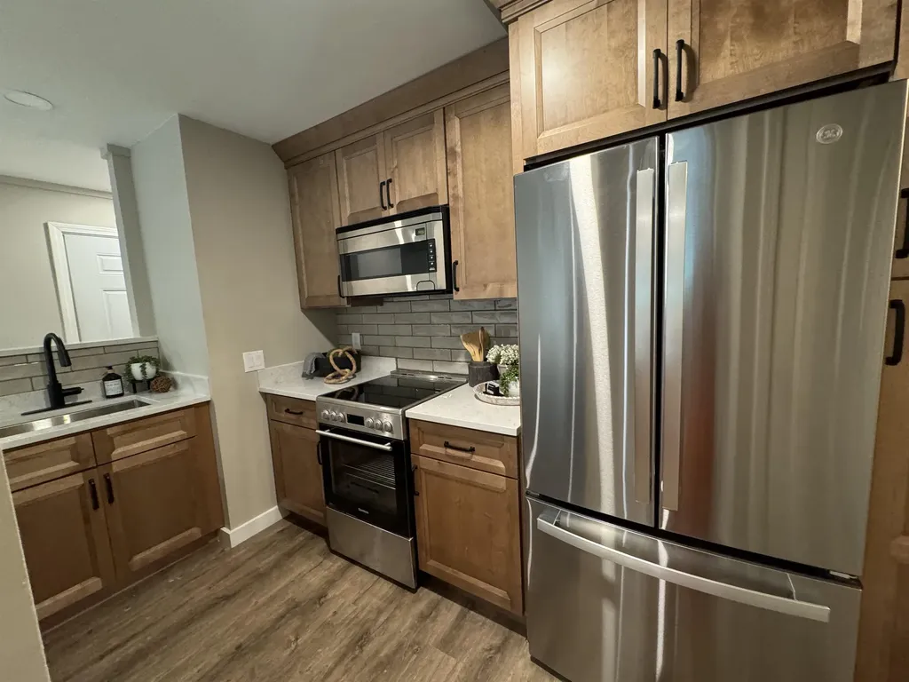 30 Wolf Road Lebanon NH 03766
