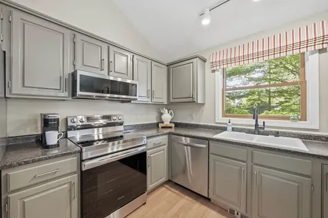 11 Woodsview Lane Lincoln NH 03251