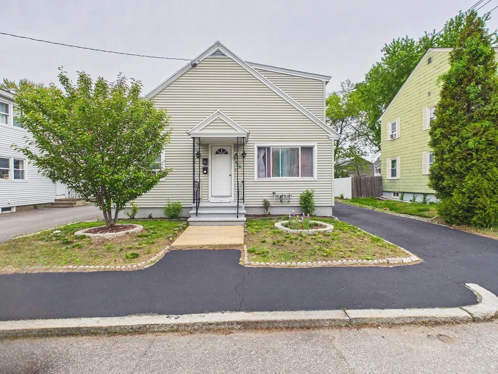 852 Clay Street Manchester NH 03103