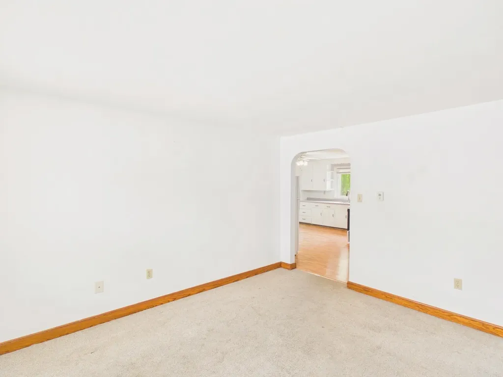 852 Clay Street Manchester NH 03103