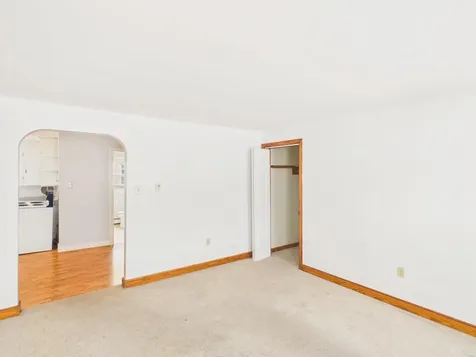 852 Clay Street Manchester NH 03103
