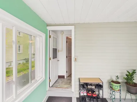 852 Clay Street Manchester NH 03103