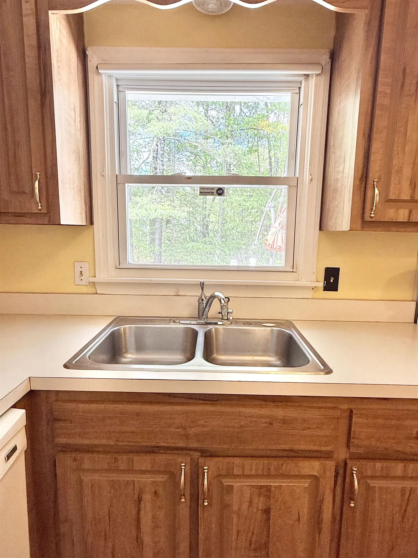 4 Rita Avenue Pelham NH 03076
