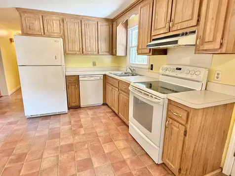 4 Rita Avenue Pelham NH 03076