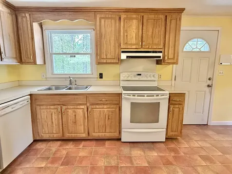 4 Rita Avenue Pelham NH 03076
