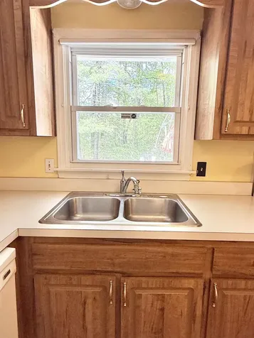 4 Rita Avenue Pelham NH 03076