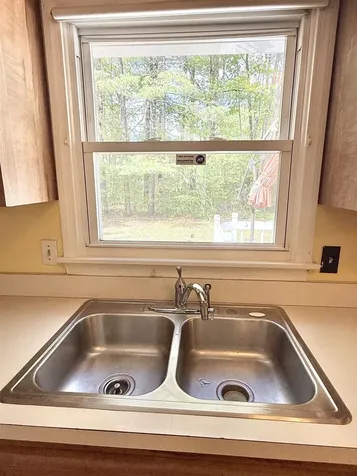 4 Rita Avenue Pelham NH 03076