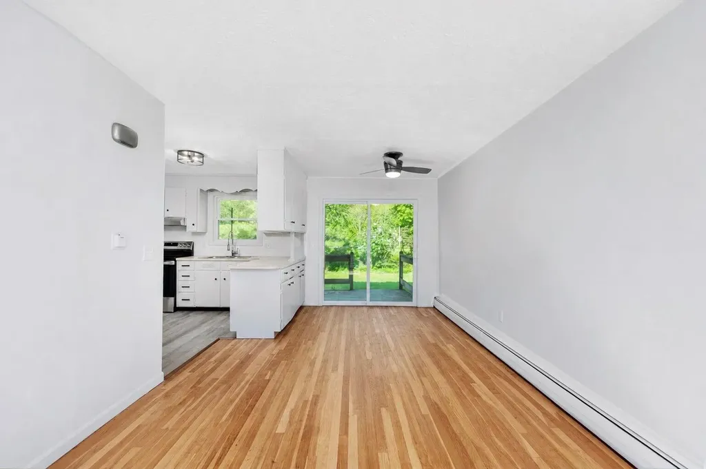 14 Oliver Drive Hudson NH 03051