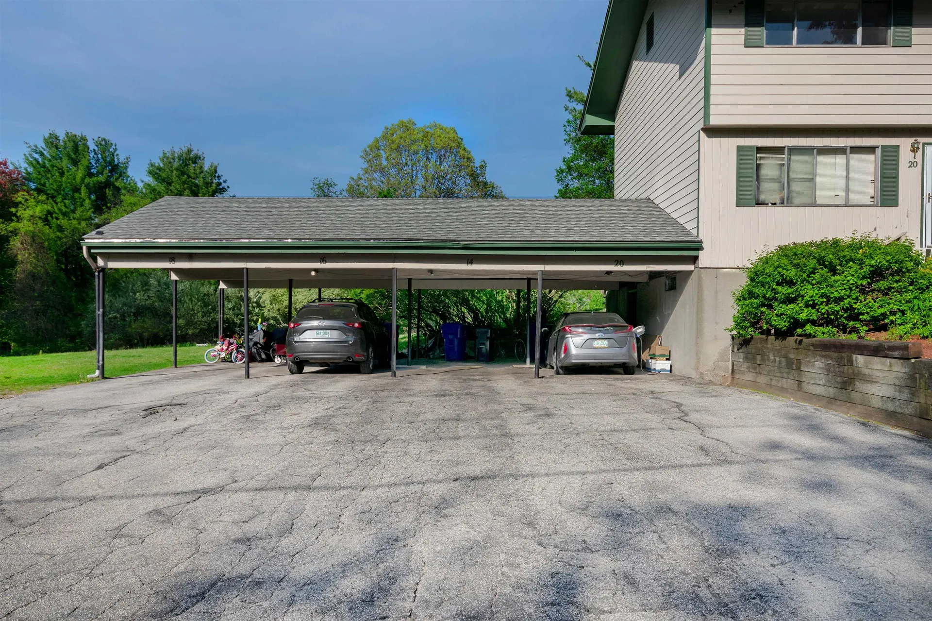 14 Oliver Drive Hudson NH 03051