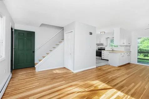 14 Oliver Drive Hudson NH 03051