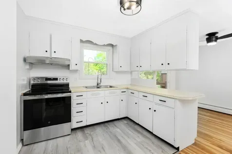 14 Oliver Drive Hudson NH 03051
