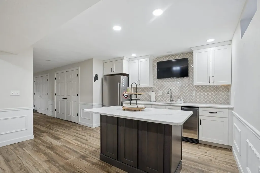 5 Spring Hill Road Bedford NH 03110