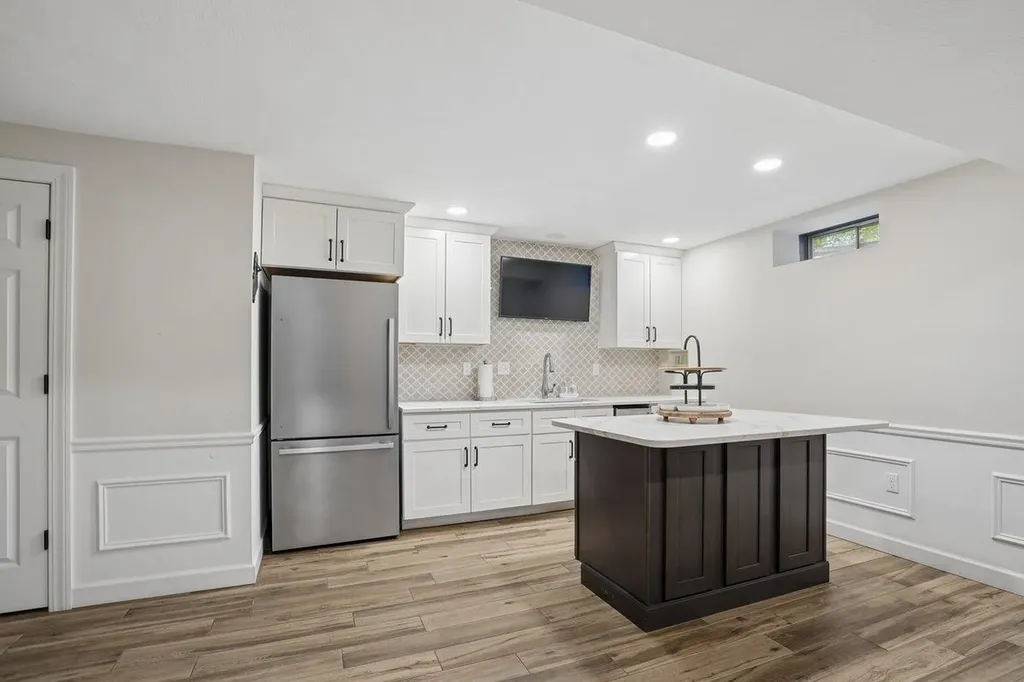 5 Spring Hill Road Bedford NH 03110