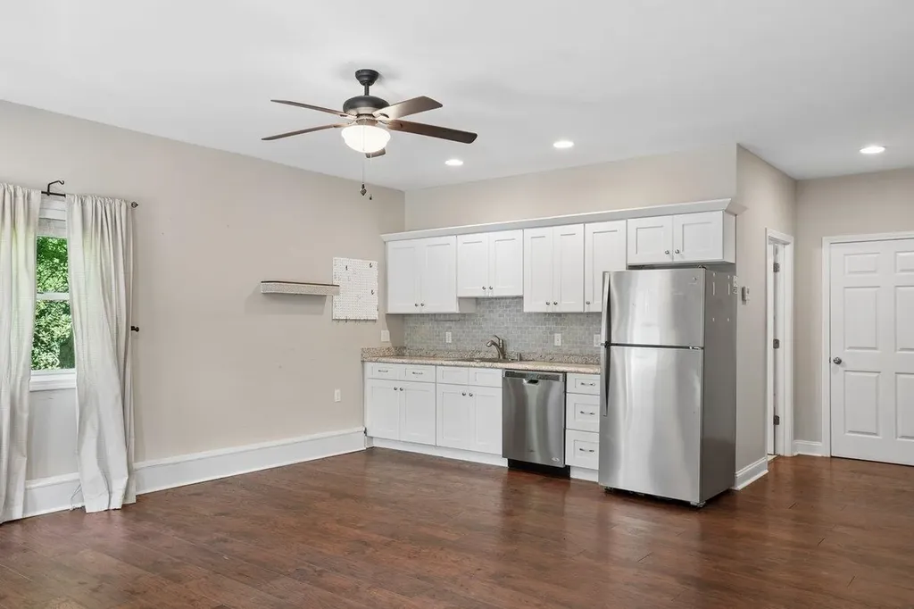 5 Spring Hill Road Bedford NH 03110