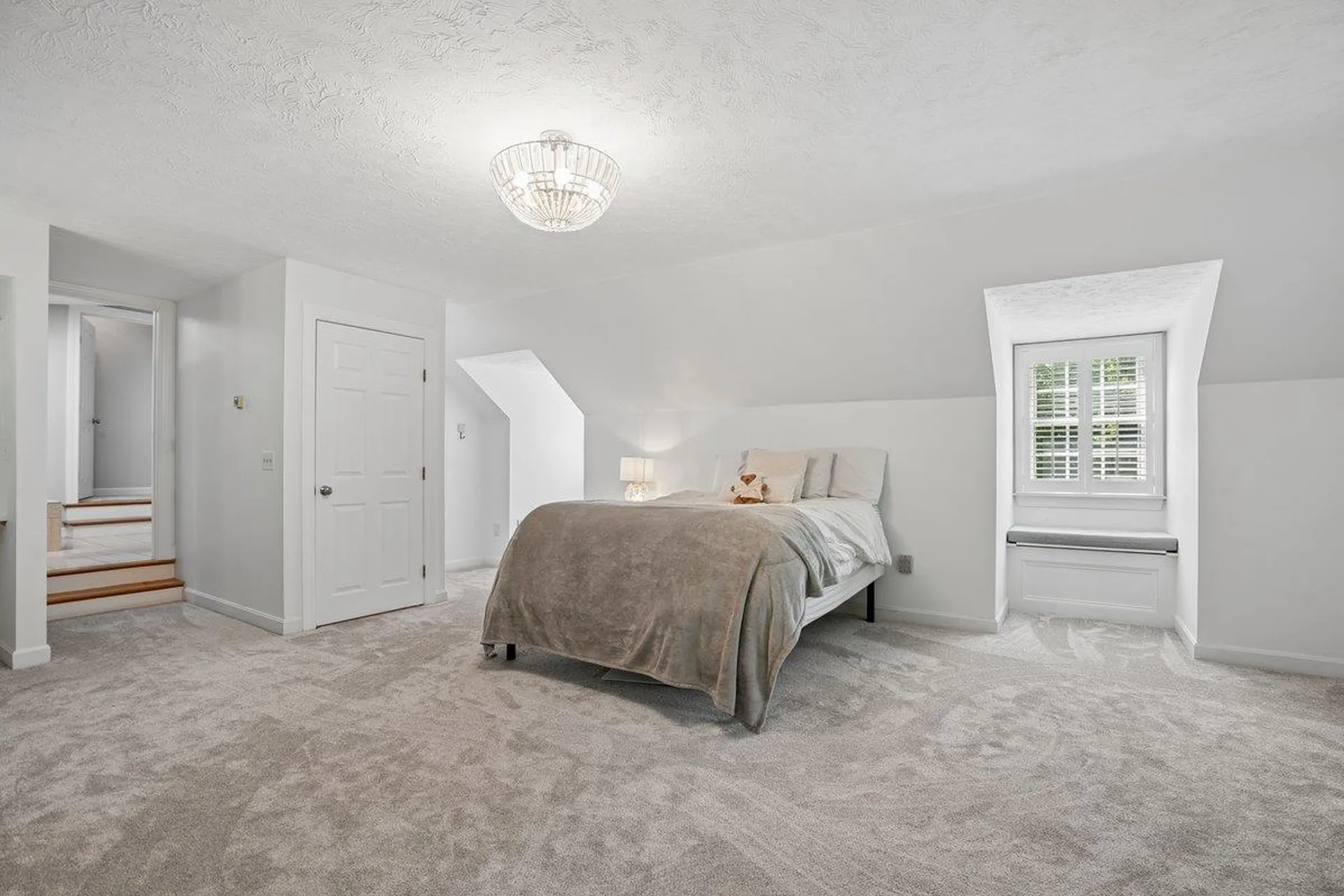 5 Spring Hill Road Bedford NH 03110