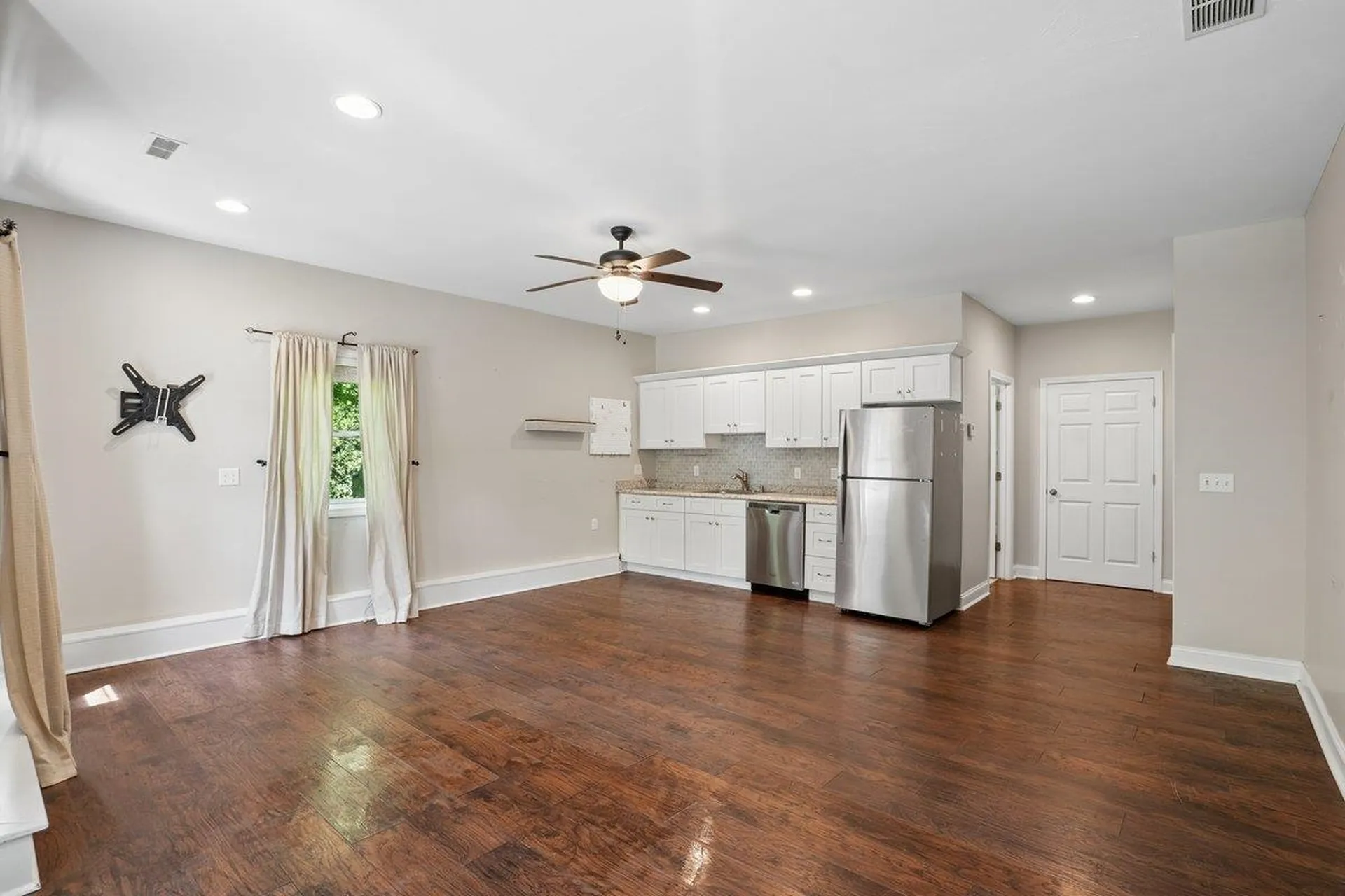 5 Spring Hill Road Bedford NH 03110