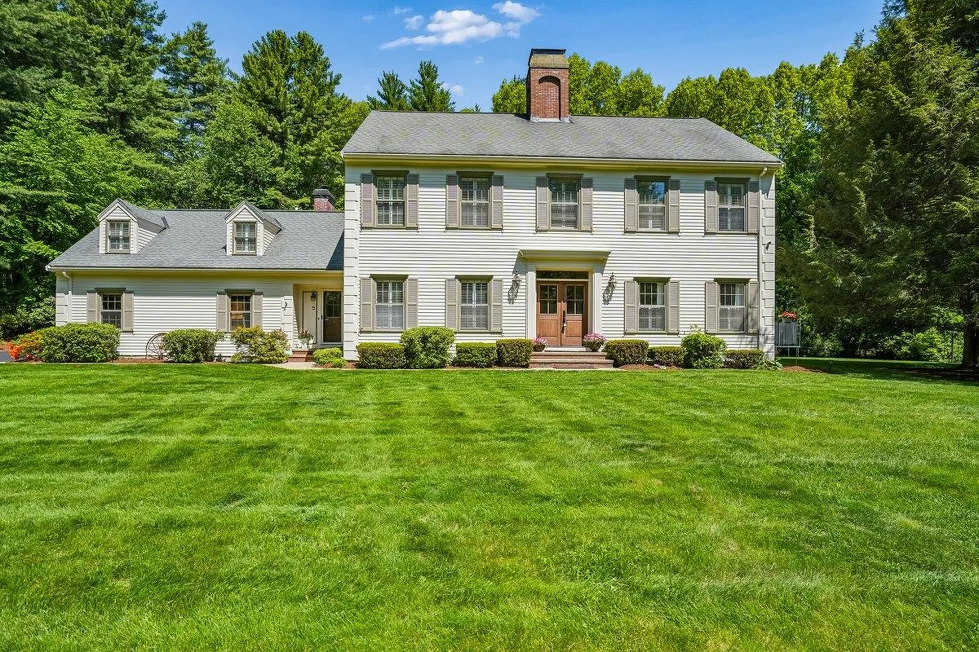 5 Spring Hill Road Bedford NH 03110