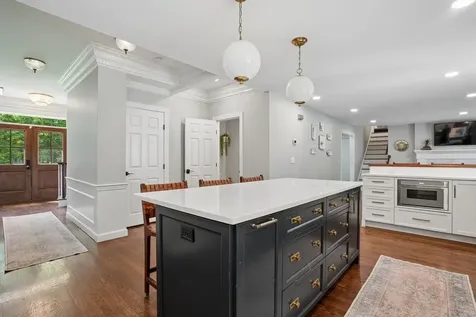 5 Spring Hill Road Bedford NH 03110