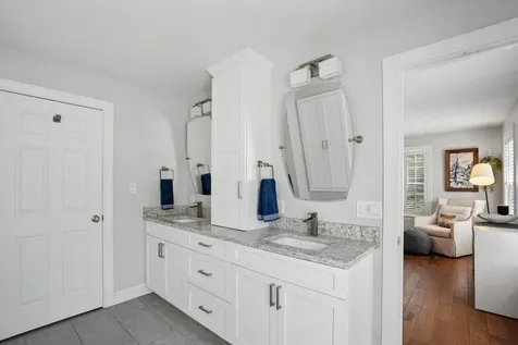 5 Spring Hill Road Bedford NH 03110