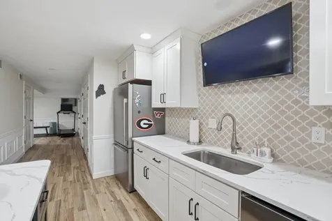 5 Spring Hill Road Bedford NH 03110