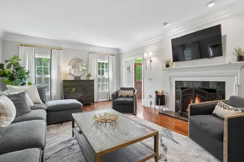 5 Spring Hill Road Bedford NH 03110