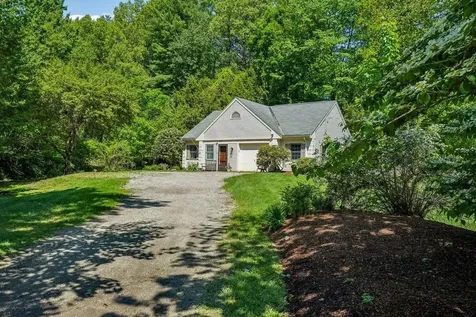 5 Spring Hill Road Bedford NH 03110