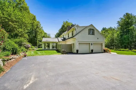 5 Spring Hill Road Bedford NH 03110