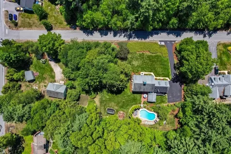 5 Spring Hill Road Bedford NH 03110