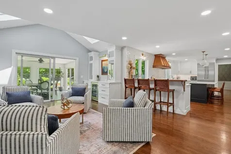5 Spring Hill Road Bedford NH 03110