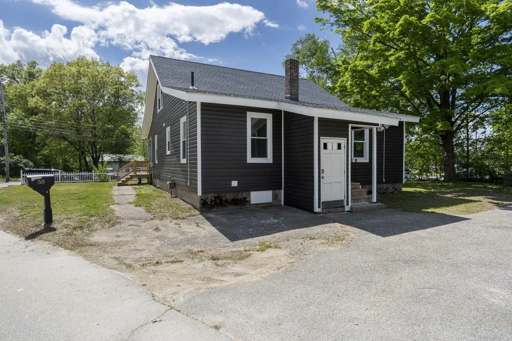 58 Lowell Road Hudson NH 03051
